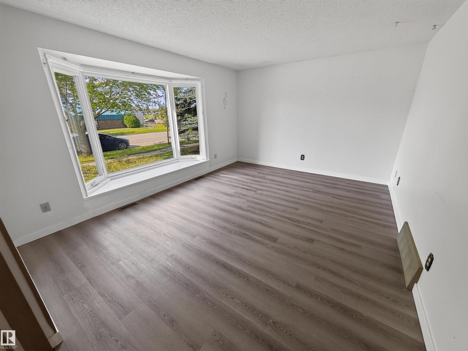 11327 25 Av NW, Edmonton, Alberta  T6J 5J1 - Photo 9 - E4501783