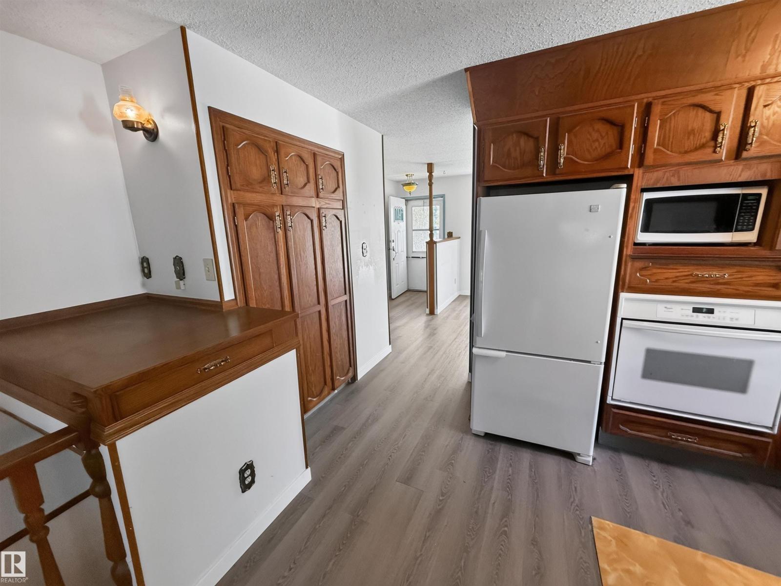 11327 25 Av NW, Edmonton, Alberta  T6J 5J1 - Photo 11 - E4501783
