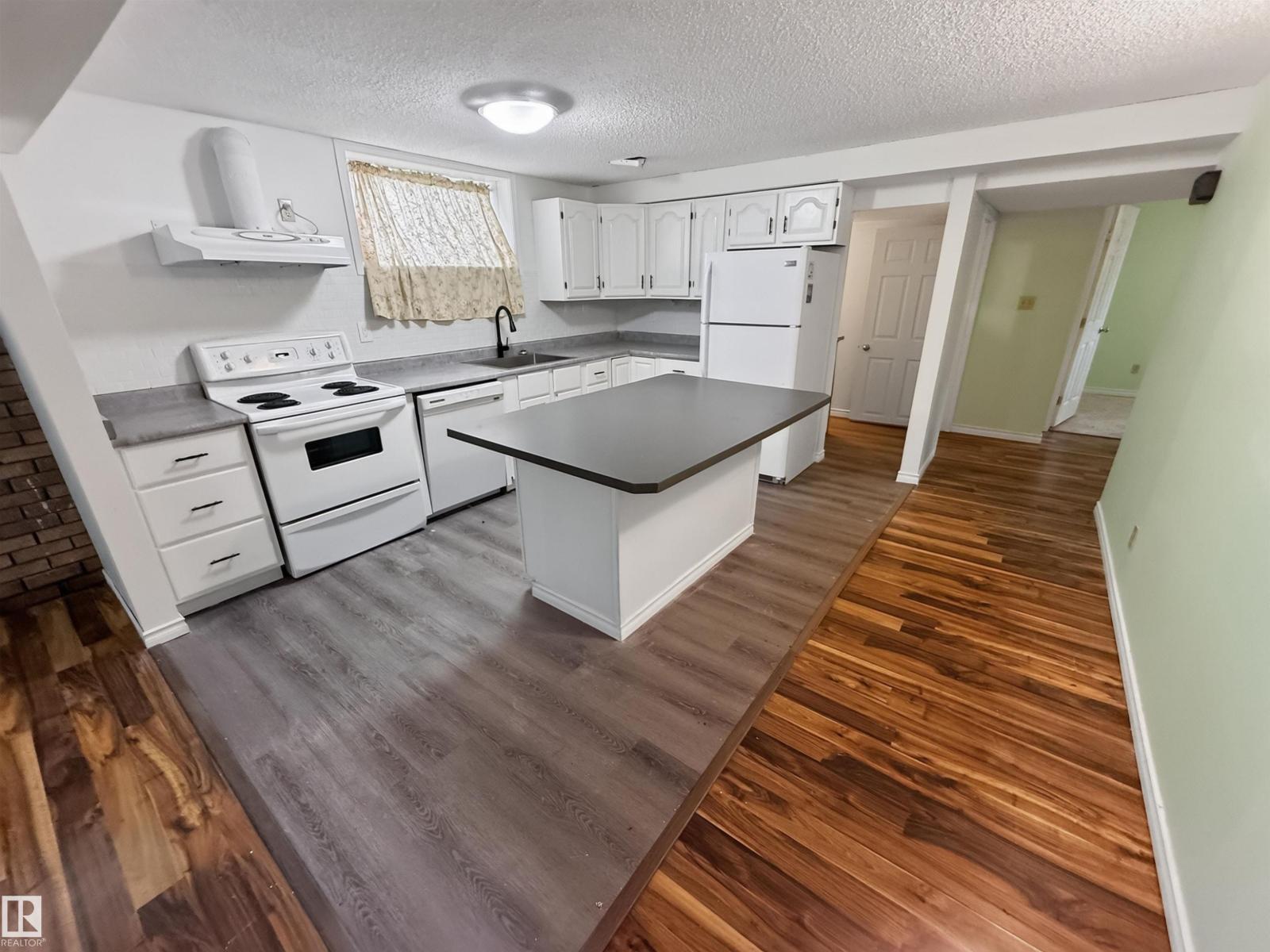 11327 25 Av NW, Edmonton, Alberta  T6J 5J1 - Photo 40 - E4501783