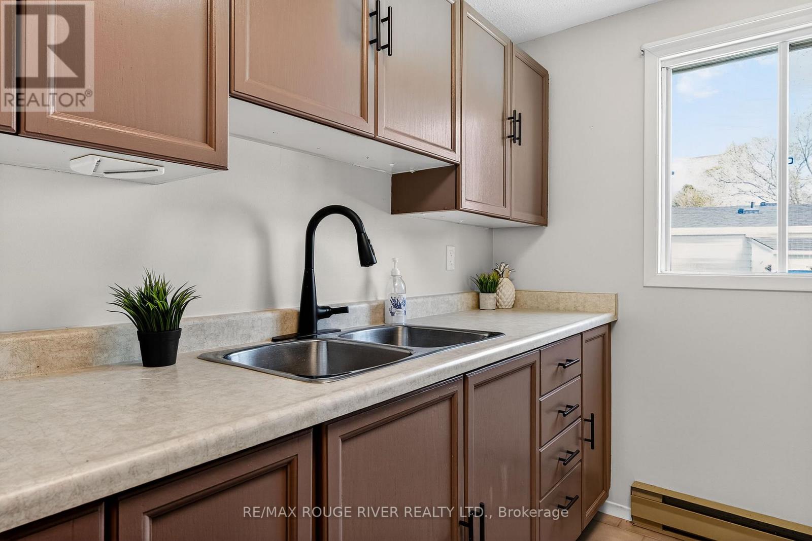 22 Eastbank Road, Clarington, Ontario  L1B 1A4 - Photo 14 - E13629106