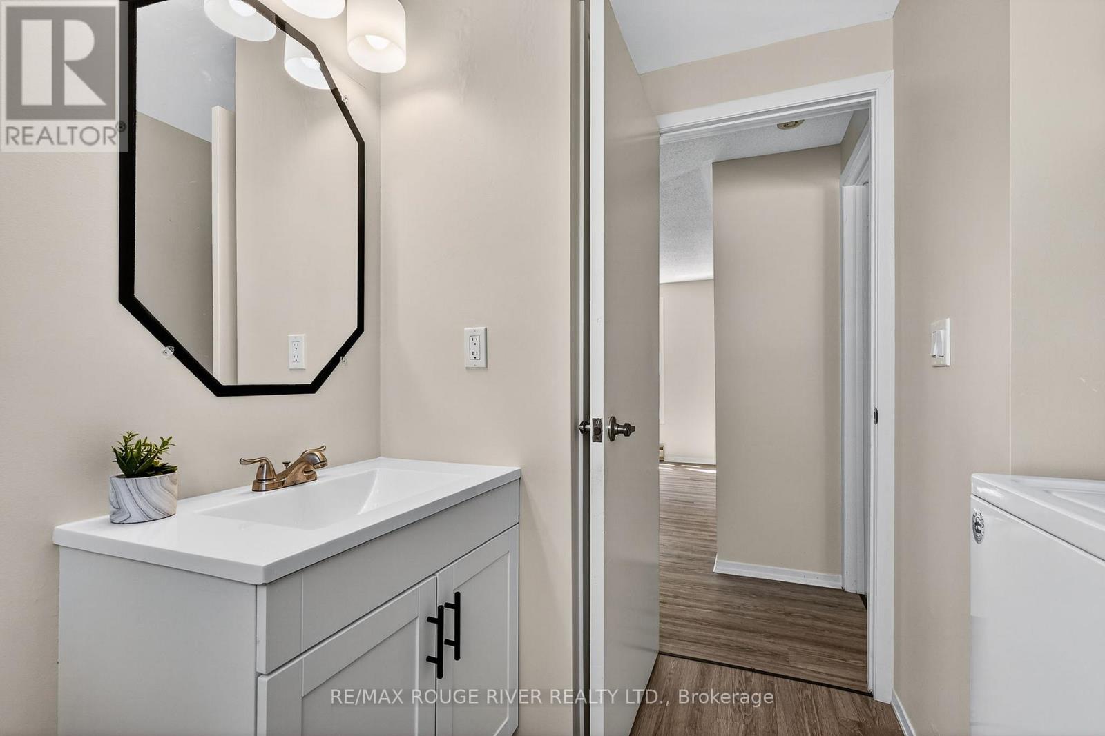 22 Eastbank Road, Clarington, Ontario  L1B 1A4 - Photo 37 - E13629106