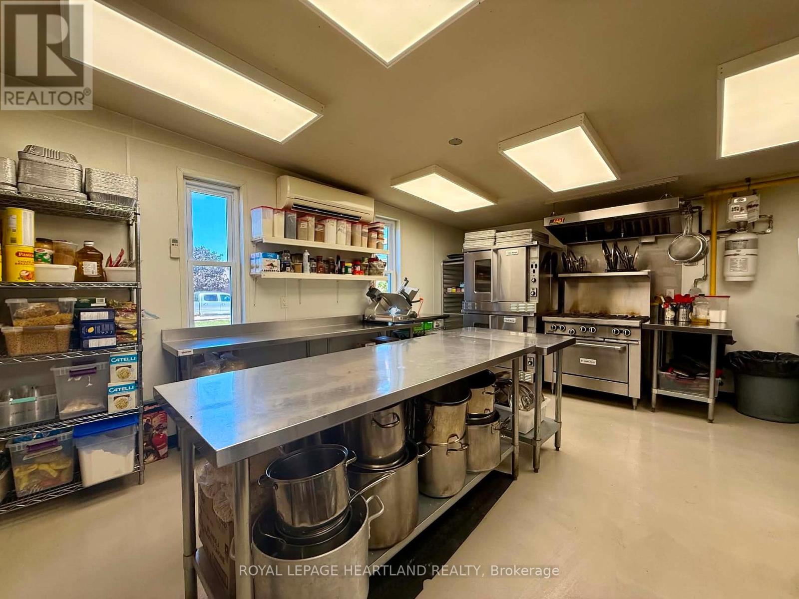 109 Main Street, Lambton Shores, Ontario  N0M 2N0 - Photo 39 - X13629104