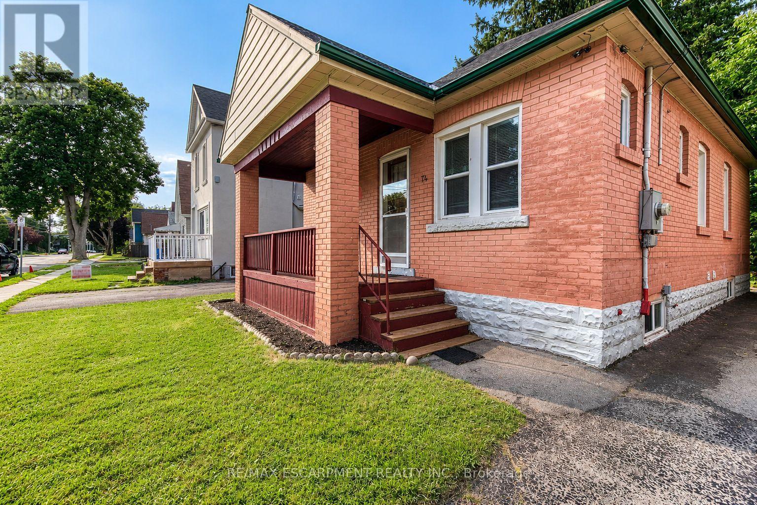 74 Royal Avenue, Hamilton, Ontario  L8S 2C5 - Photo 2 - X13617912