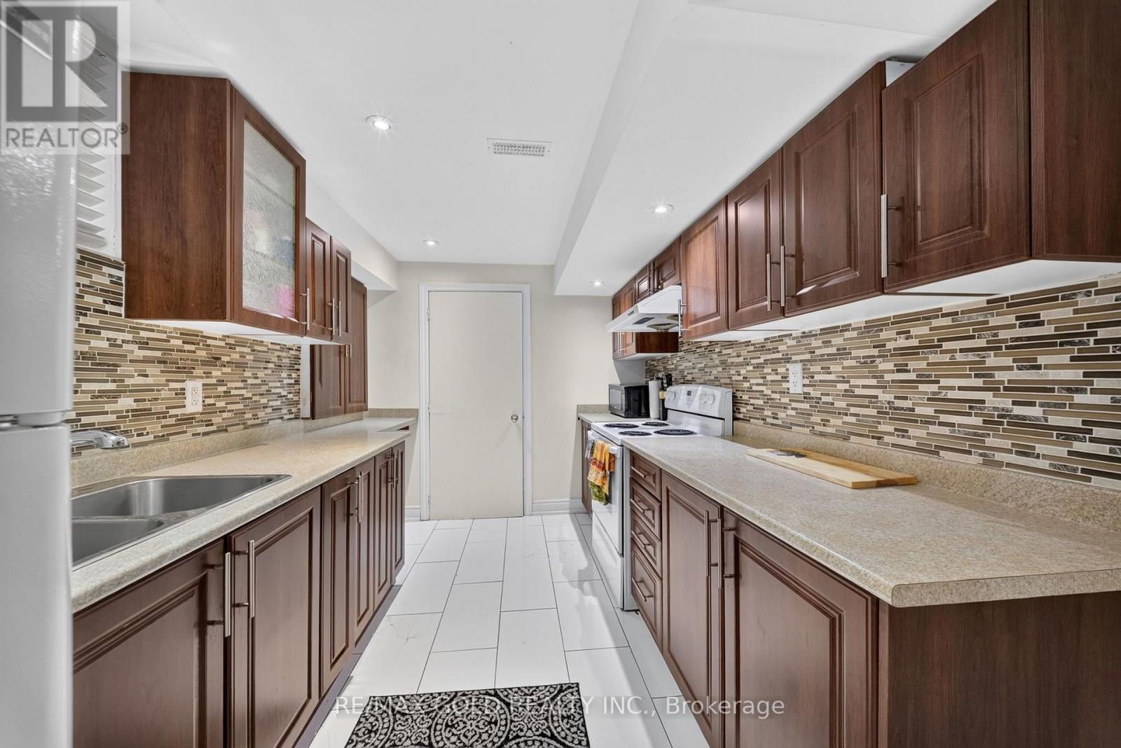 104 Everingham Circle, Brampton, Ontario  L6R 0R9 - Photo 34 - W13629094