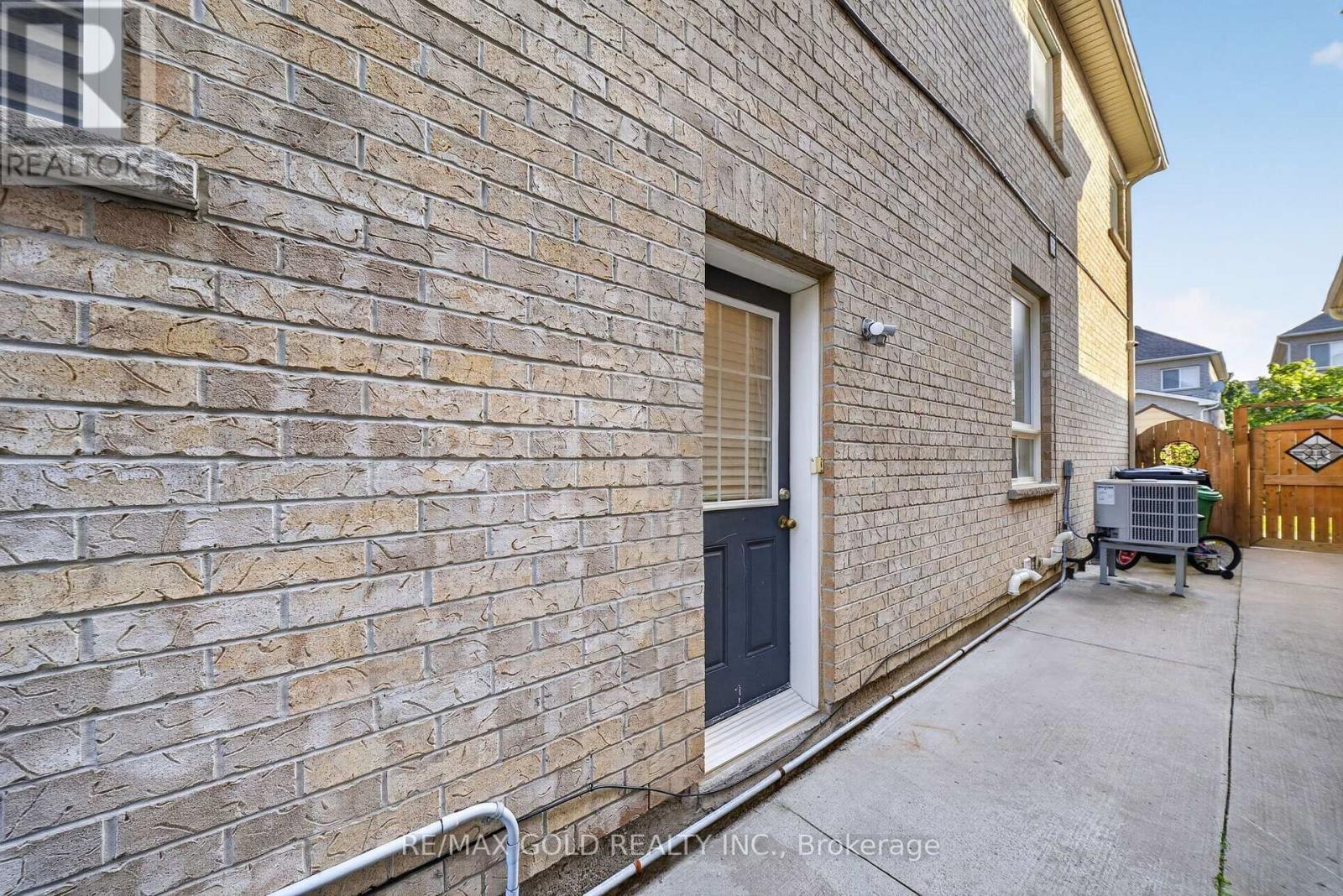 104 Everingham Circle, Brampton, Ontario  L6R 0R9 - Photo 41 - W13629094