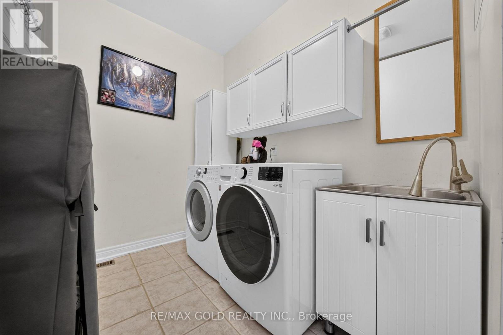 104 Everingham Circle, Brampton, Ontario  L6R 0R9 - Photo 6 - W13629094