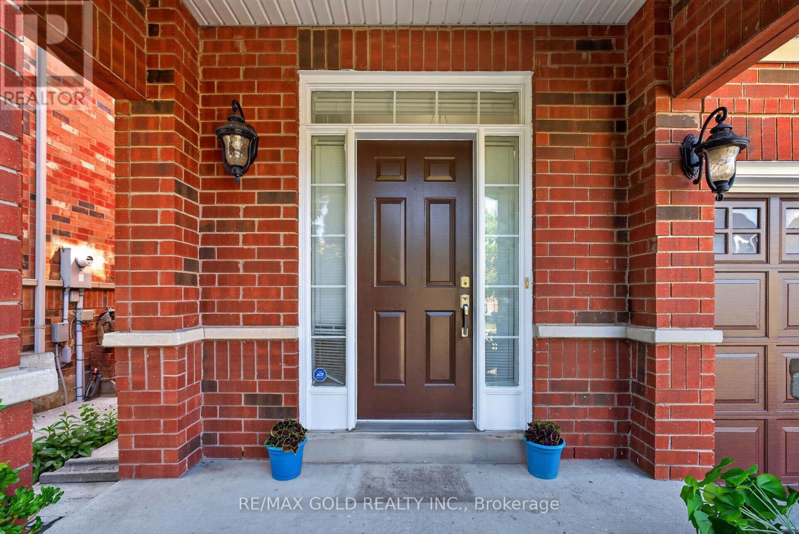 40 Dunure Crescent, Brampton, Ontario  L7A 2Y6 - Photo 3 - W13629116