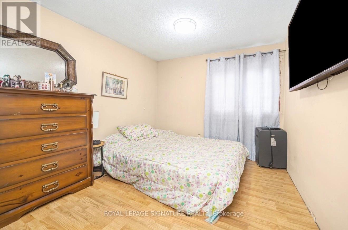Room 1 - 19 Gatsby Square, Brampton, Ontario  L6S 2H4 - Photo 12 - W13629148