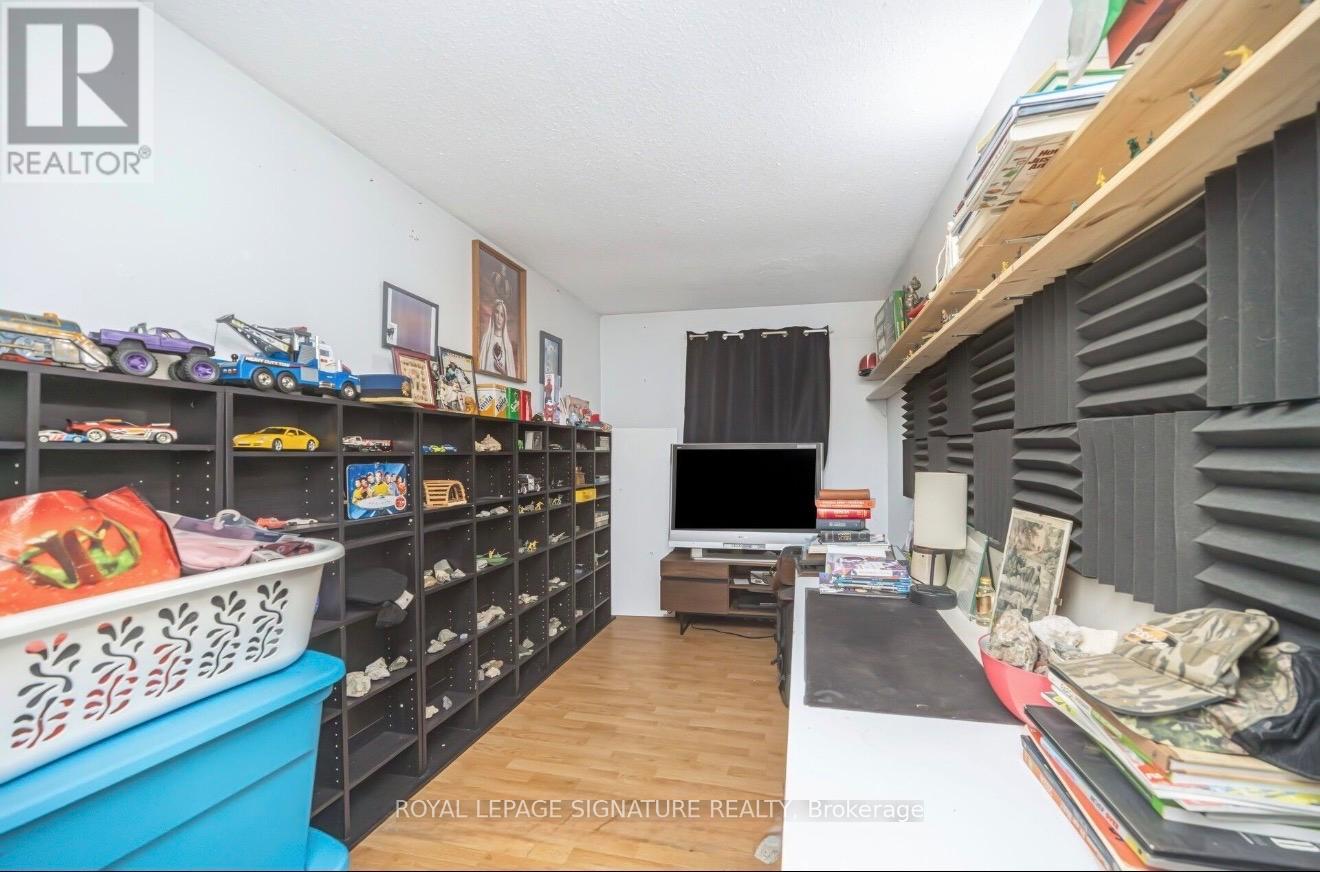 Room 1 - 19 Gatsby Square, Brampton, Ontario  L6S 2H4 - Photo 15 - W13629148