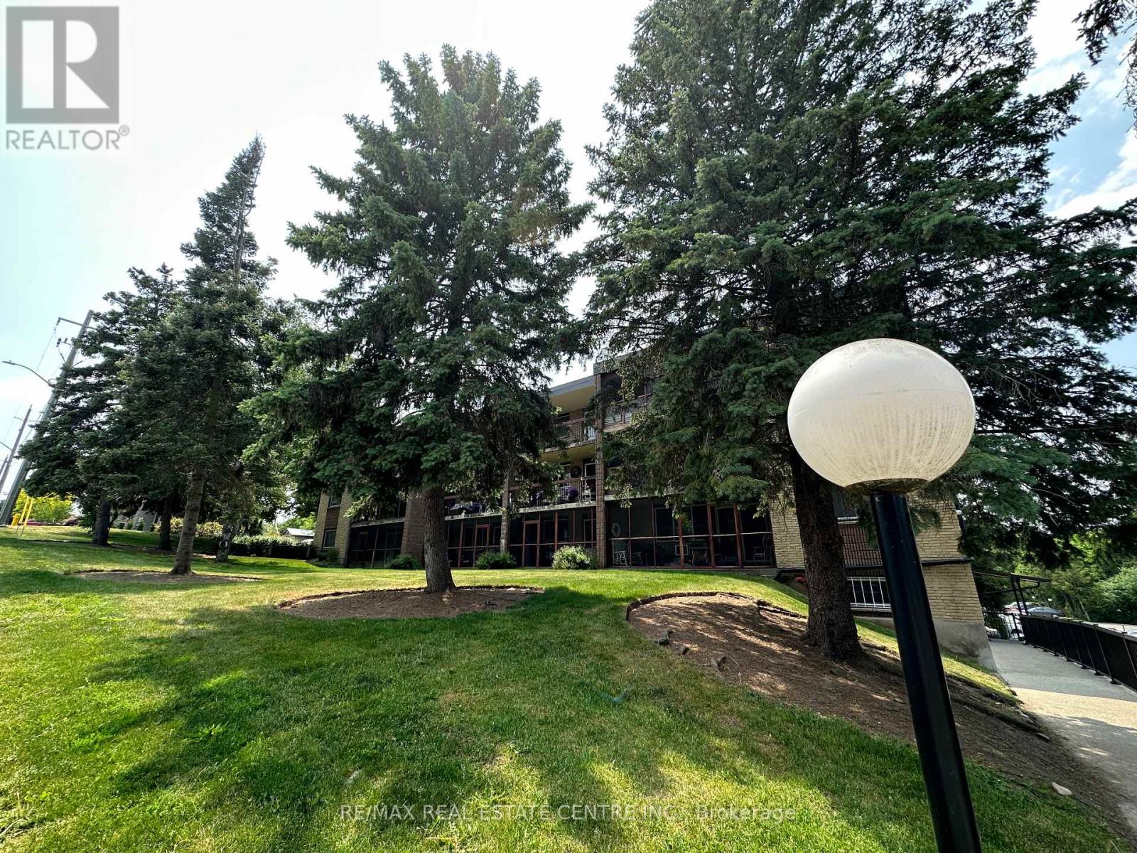301 - 944 CALEDONIAN VIEW, Cambridge, Ontario