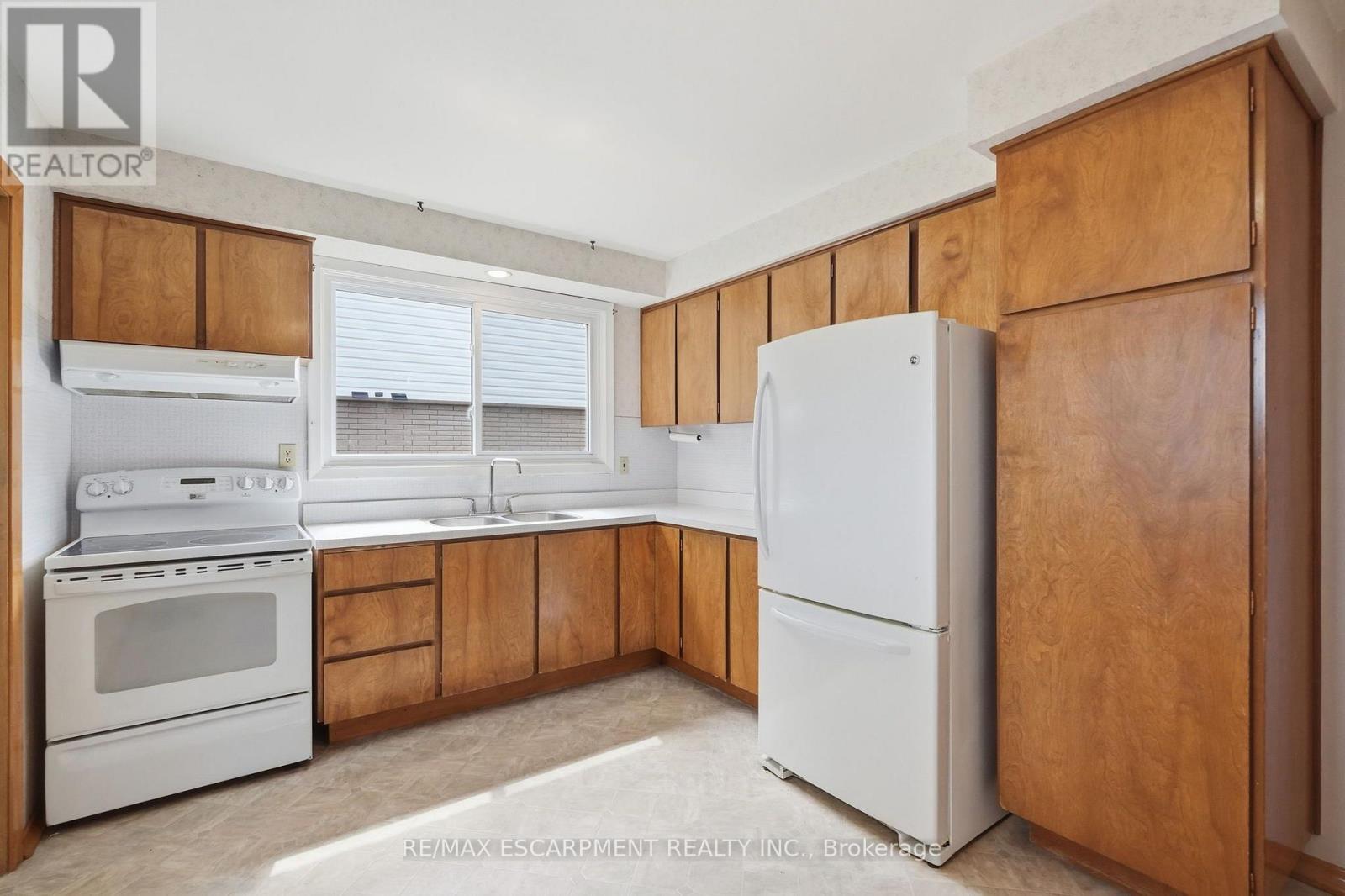 6 Caprice Court, Hamilton, Ontario  L9C 2N5 - Photo 16 - X13629154