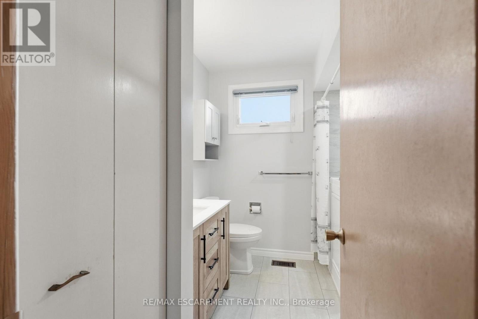 6 Caprice Court, Hamilton, Ontario  L9C 2N5 - Photo 20 - X13629154