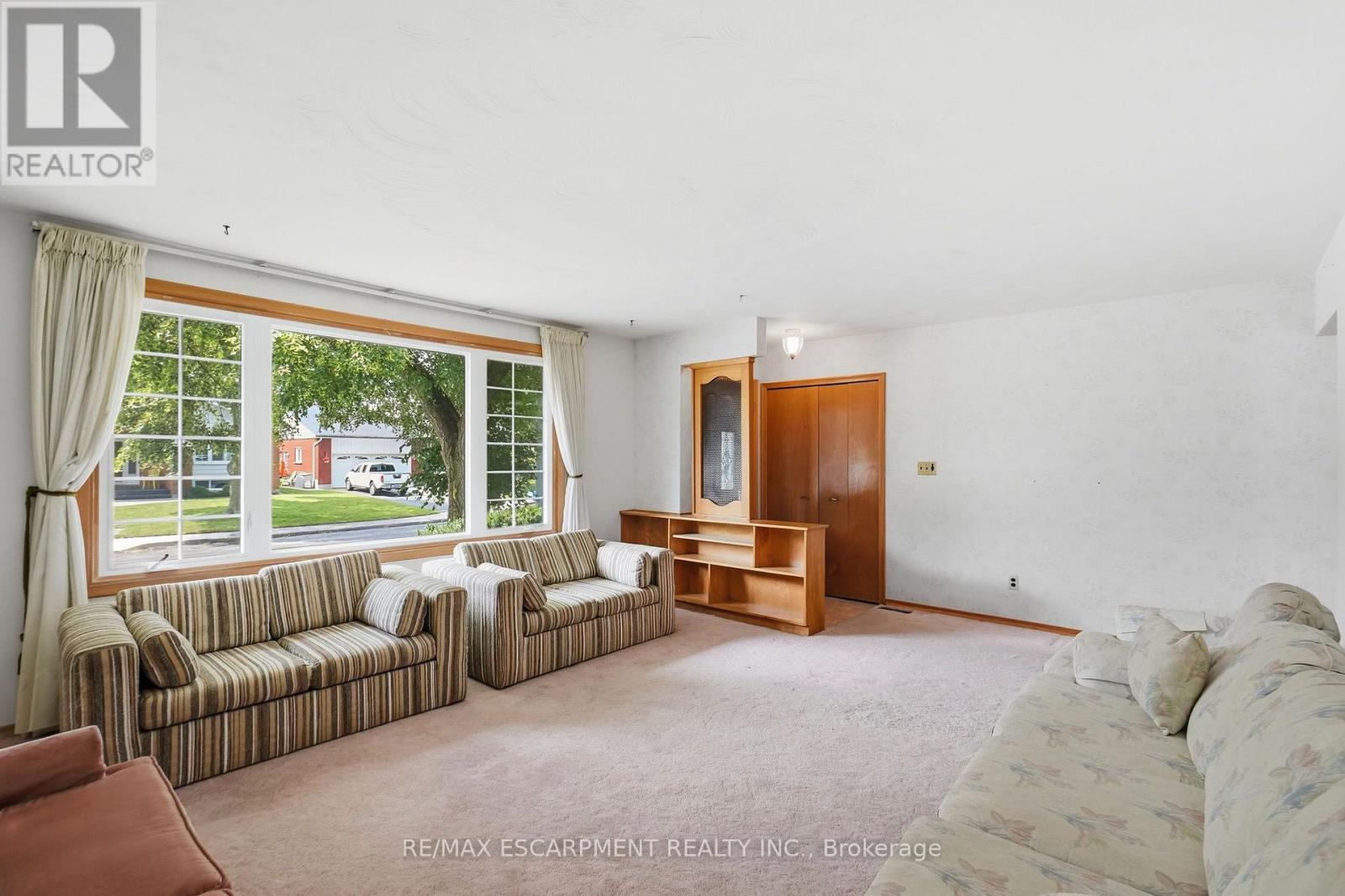 6 Caprice Court, Hamilton, Ontario  L9C 2N5 - Photo 7 - X13629154