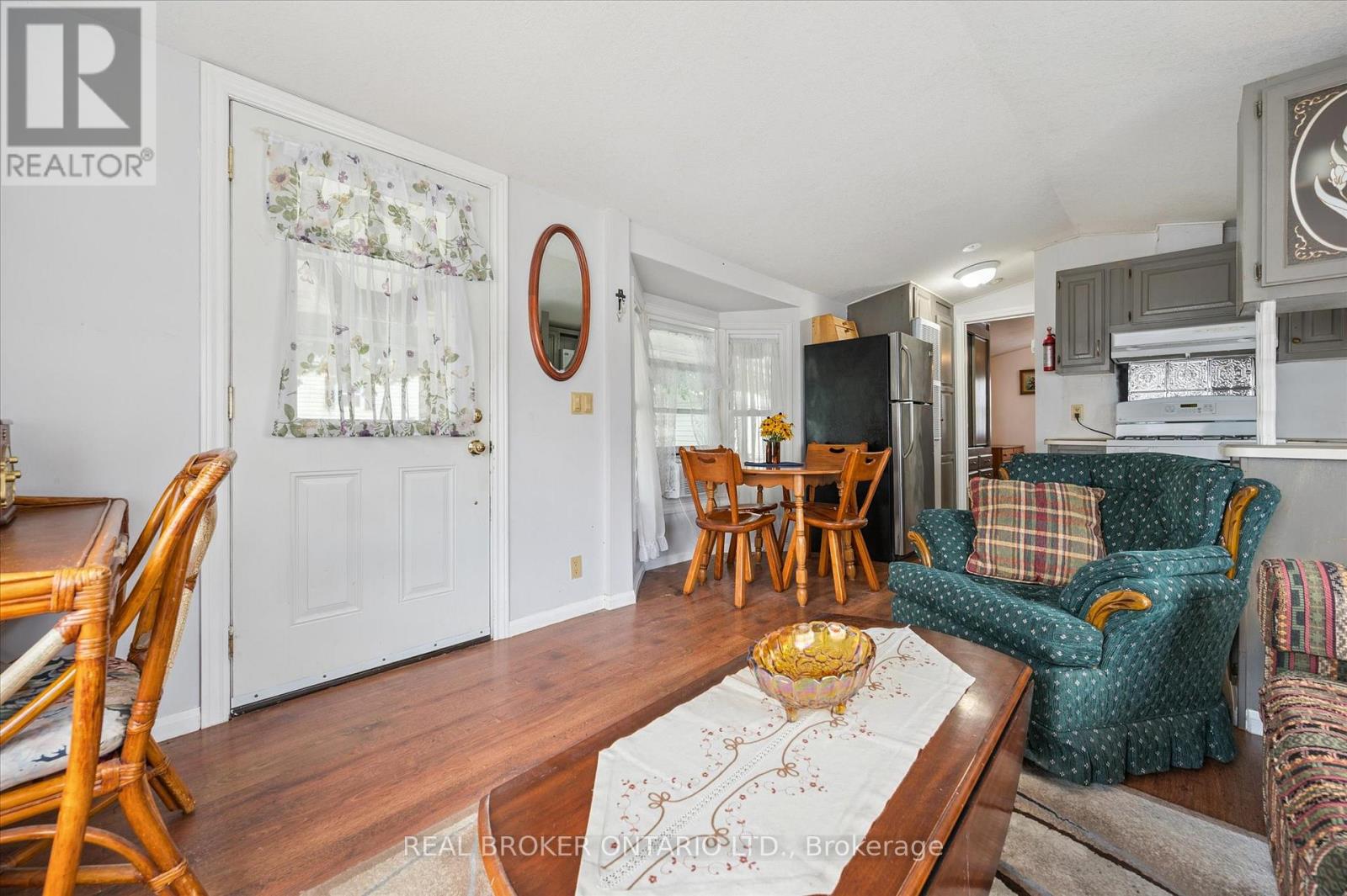 445 Pine Pass, Centre Wellington, Ontario  N1M 2W5 - Photo 4 - X13629164