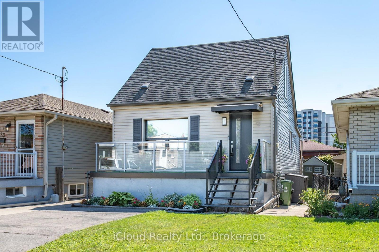 51 Delena Avenue, Hamilton, Ontario  L8H 1B7 - Photo 2 - X13629176