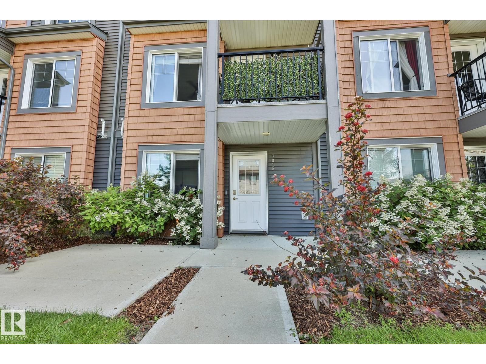 3019 151 Av NW, Edmonton, Alberta  T5Y 3W4 - Photo 7 - E4501785