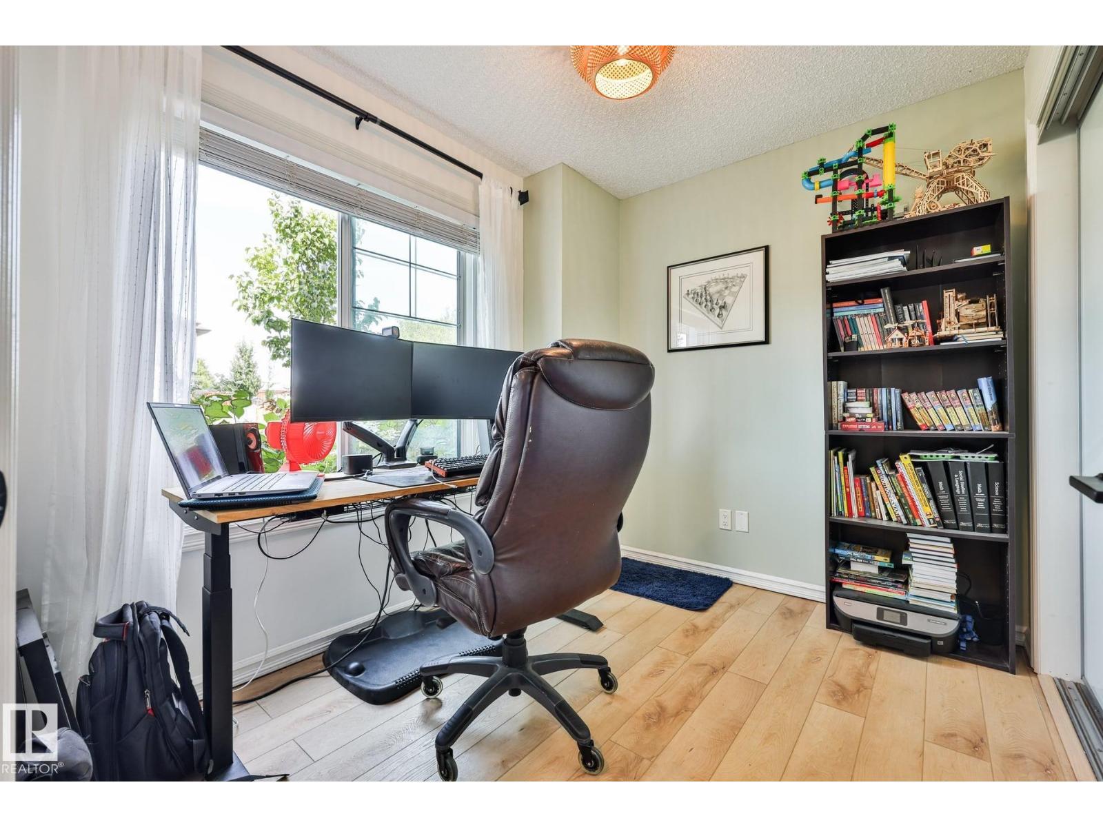3019 151 Av NW, Edmonton, Alberta  T5Y 3W4 - Photo 9 - E4501785
