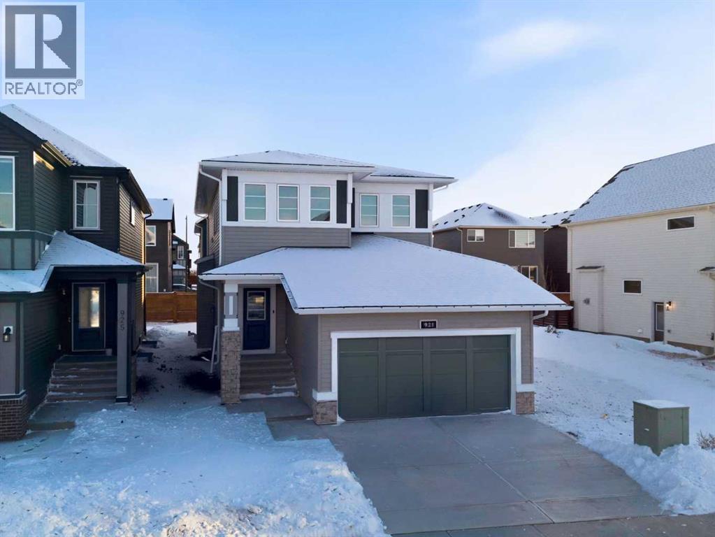 921 Chinook Winds Meadow SW, Airdrie, Alberta  T4B 5P8 - Photo 2 - A2276943