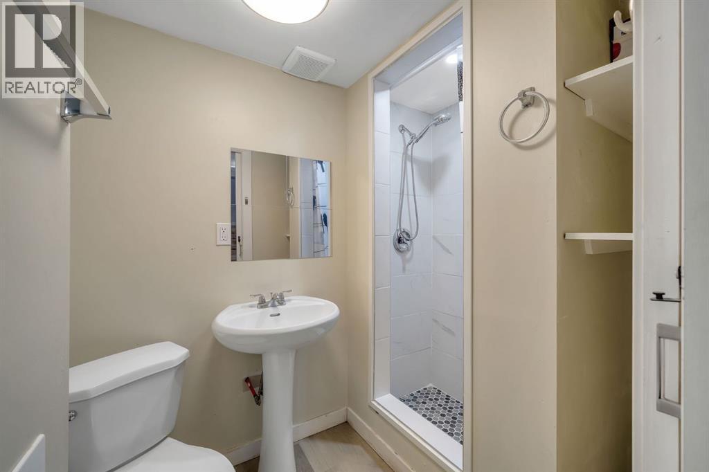 44 Strathclair Rise SW, Calgary, Alberta  T3H 1G4 - Photo 39 - A2332719