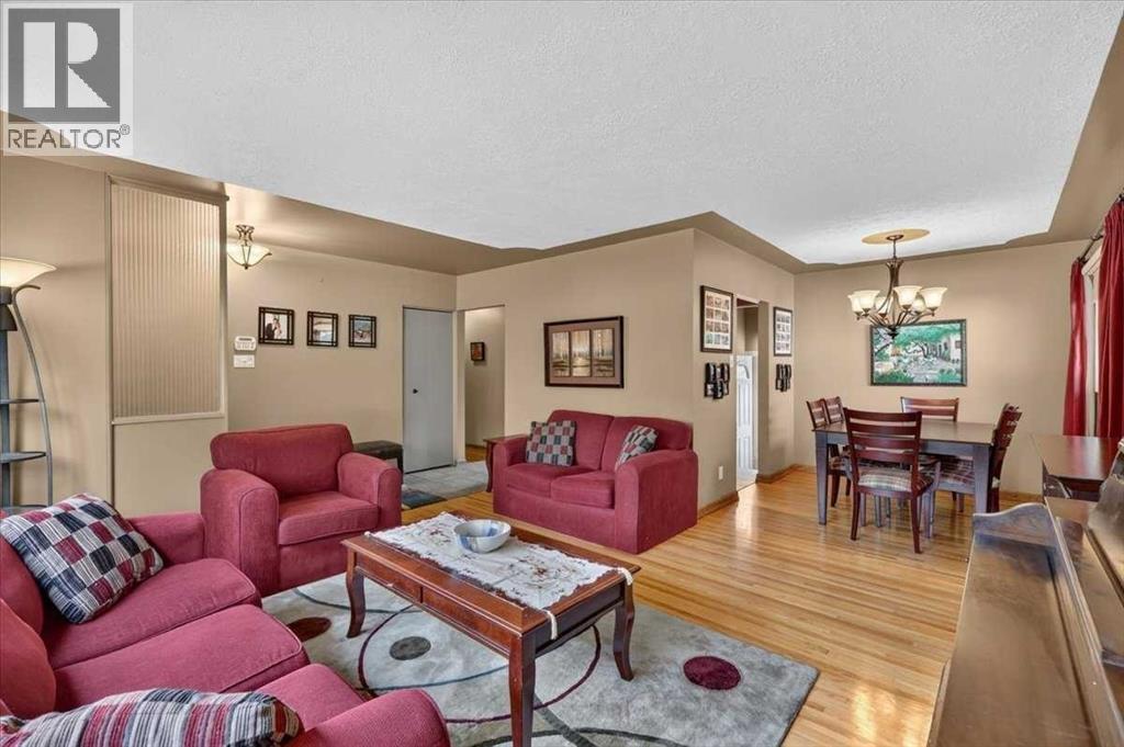 7536 Fleetwood Drive SE, Calgary, Alberta  T2H 0X1 - Photo 10 - A2332842