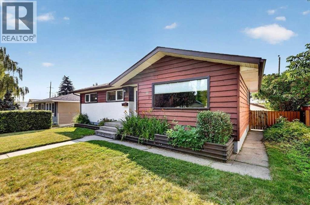 7536 Fleetwood Drive SE, Calgary, Alberta  T2H 0X1 - Photo 2 - A2332842