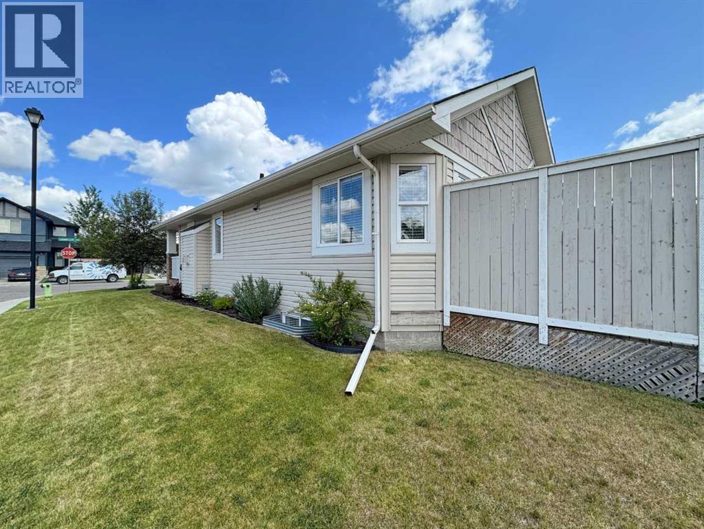 101 Channelside Cove SW, Airdrie, Alberta  T4B 3J1 - Photo 4 - A2309656