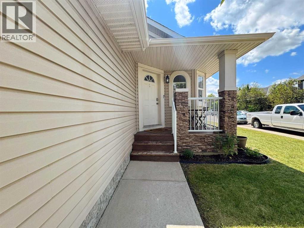 101 Channelside Cove SW, Airdrie, Alberta  T4B 3J1 - Photo 2 - A2309656