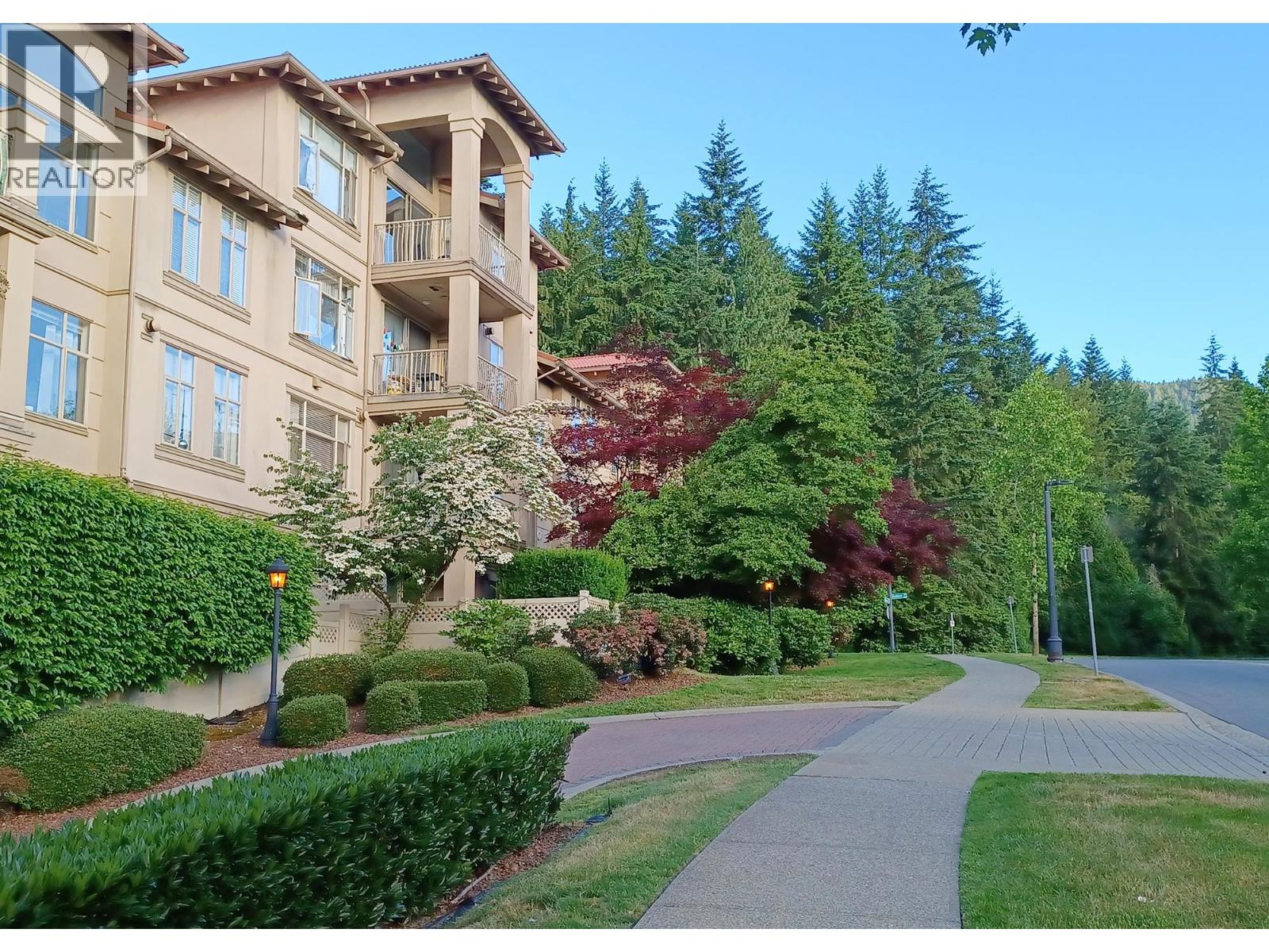 210 3176 Plateau Boulevard, Coquitlam, British Columbia  V3E 3J2 - Photo 2 - R3151609