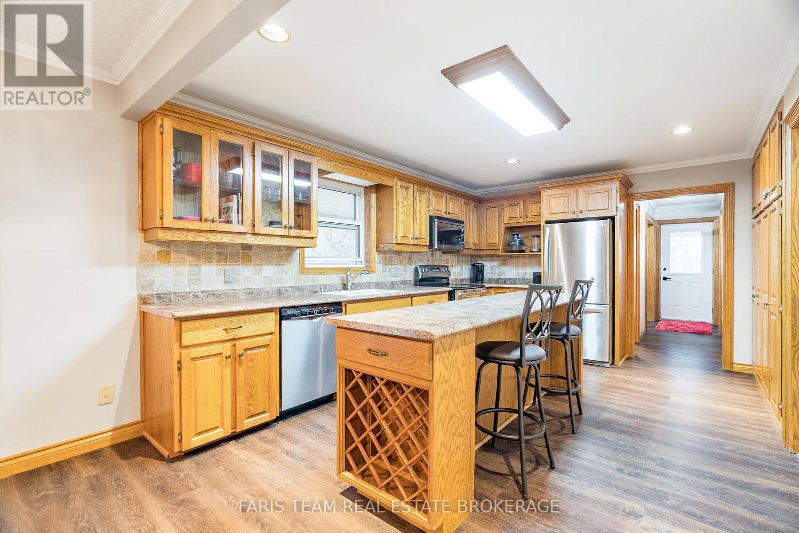 301 Concession 4 Road E, Tiny, Ontario L0L 2T0 - Photo 11 - S12984494