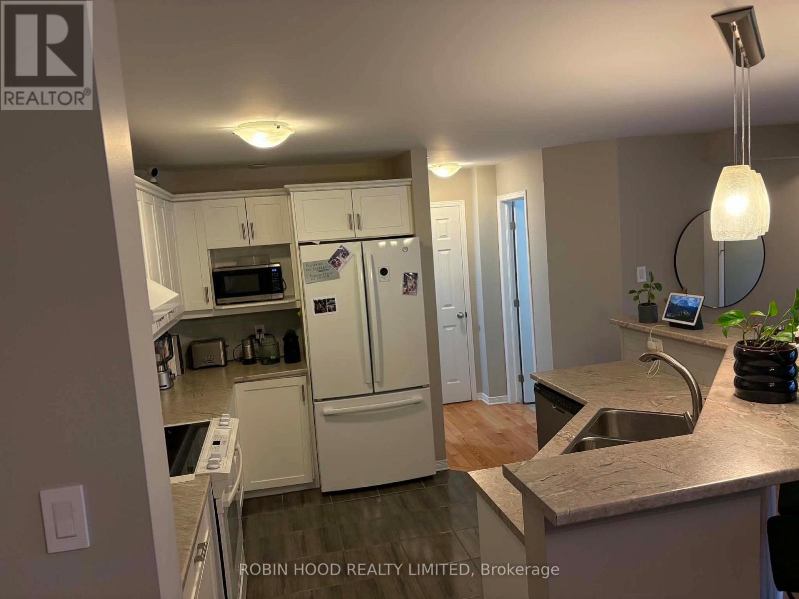 211 - 3275 St Joseph Boulevard, Ottawa, Ontario  K1E 3X8 - Photo 2 - X13627520