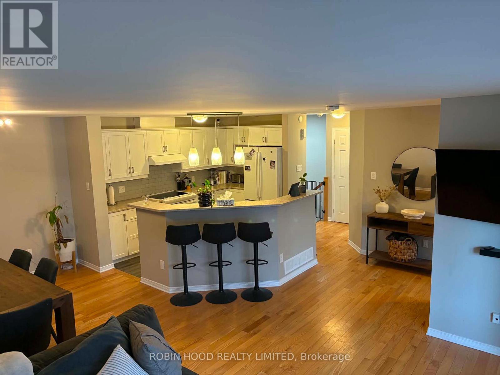 211 - 3275 ST JOSEPH BOULEVARD, Ottawa, Ontario
