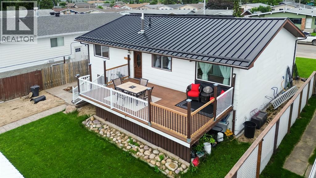 25 Wedow Drive, Whitecourt, Alberta  T7S 1B6 - Photo 2 - A2331102