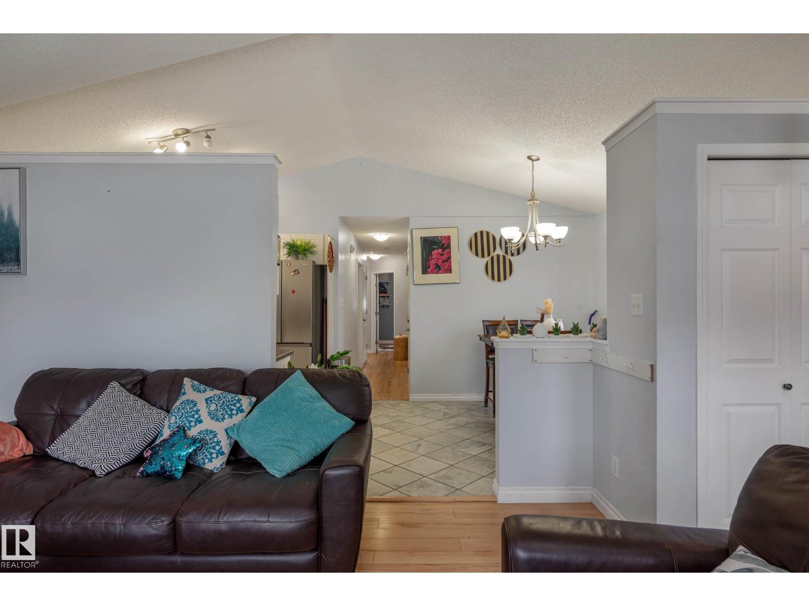 9113 166 Av NW, Edmonton, Alberta  T5Z 3H5 - Photo 11 - E4501787