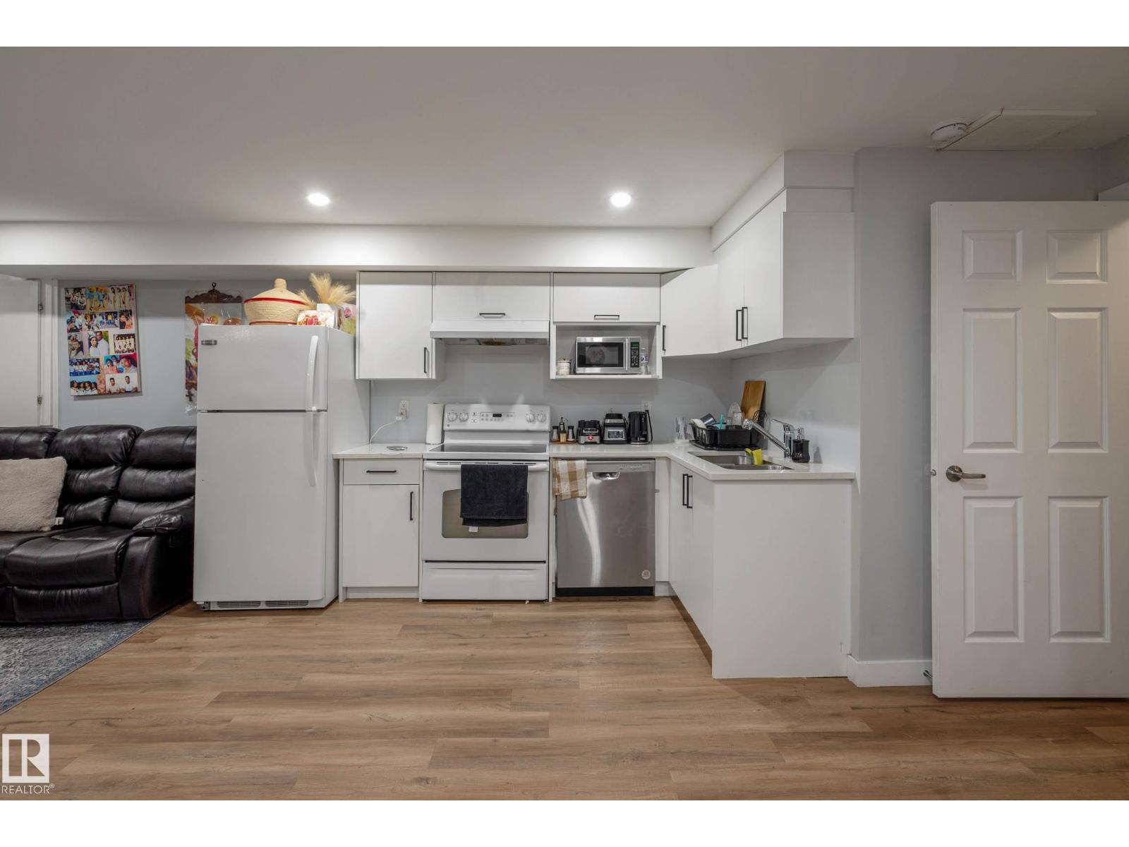 9113 166 Av NW, Edmonton, Alberta  T5Z 3H5 - Photo 25 - E4501787