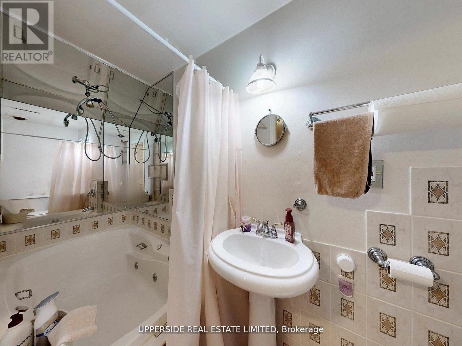 64 Colleen Street, Vaughan, Ontario  L4J 5G6 - Photo 27 - N13629224