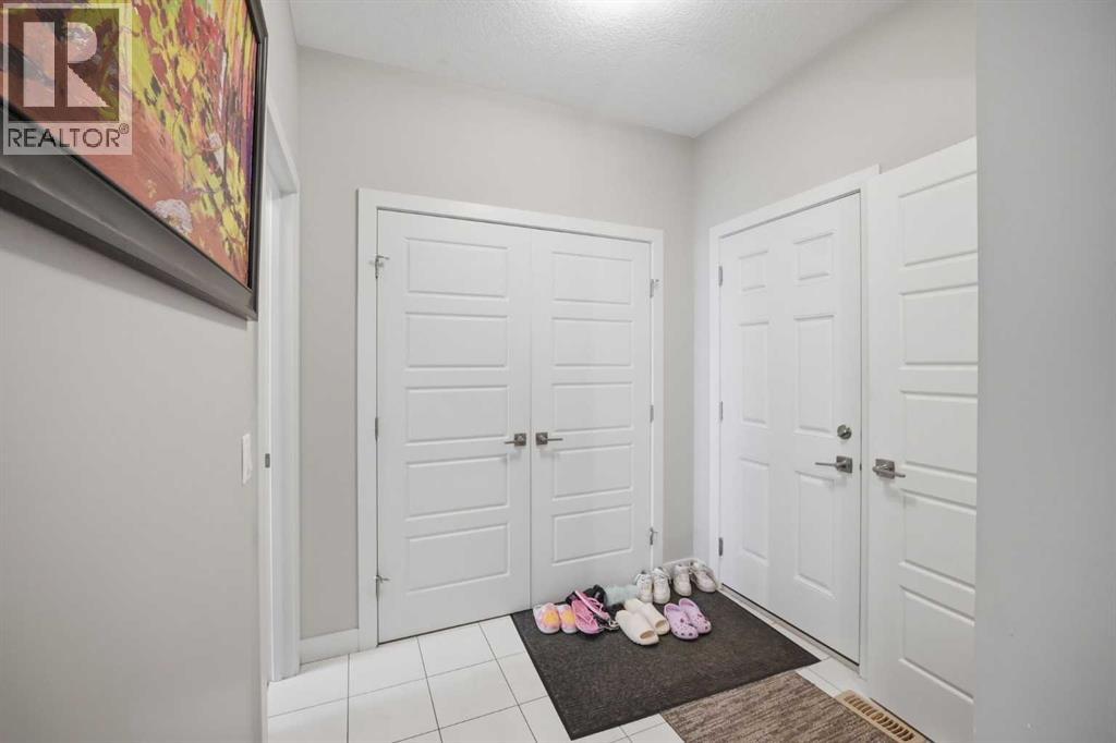 52 Sunrise Way, Cochrane, Alberta  T4C 2S3 - Photo 7 - A2332006