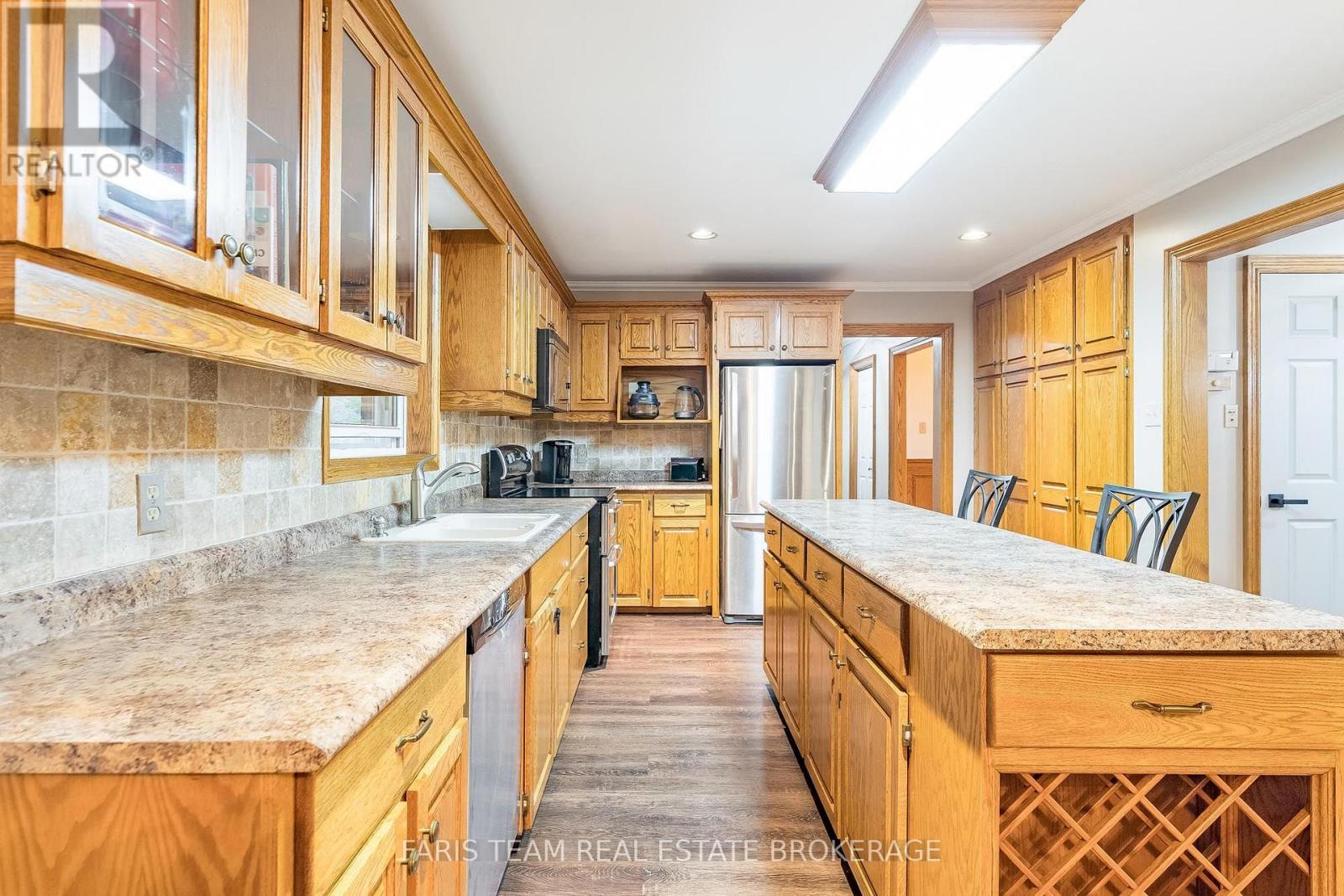 301 Concession 4 Road E, Tiny, Ontario L0L 2T0 - Photo 12 - S12984510