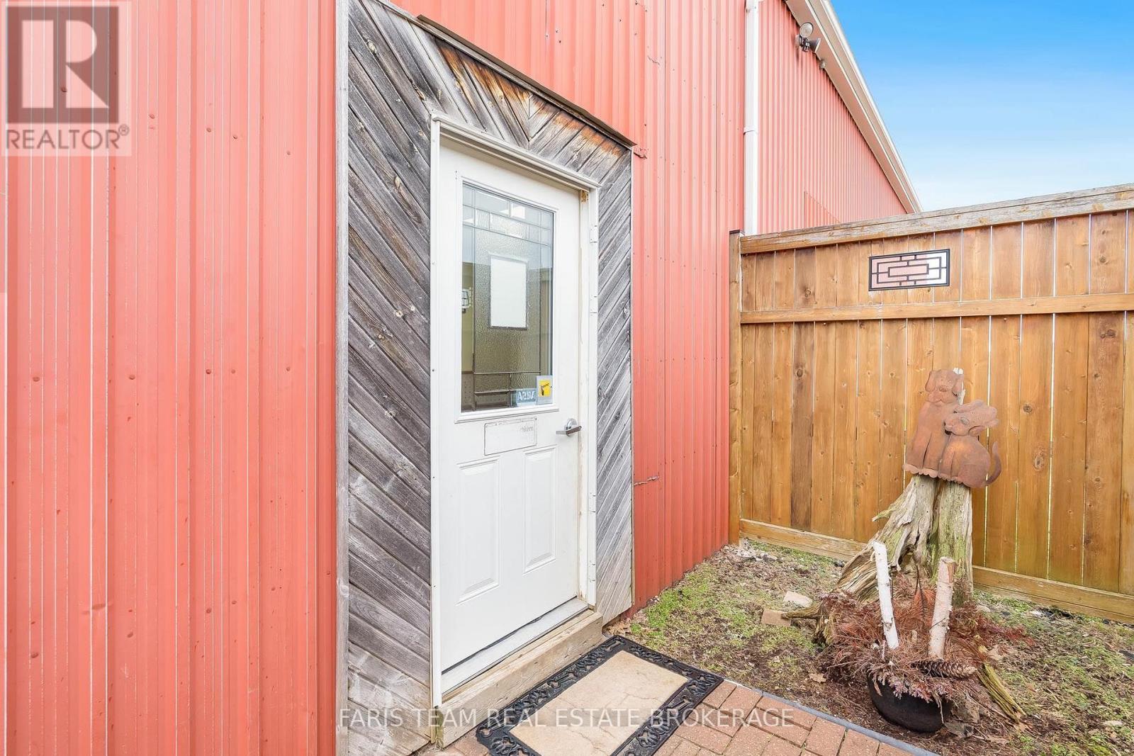 301 Concession 4 Road E, Tiny, Ontario L0L 2T0 - Photo 35 - S12984510