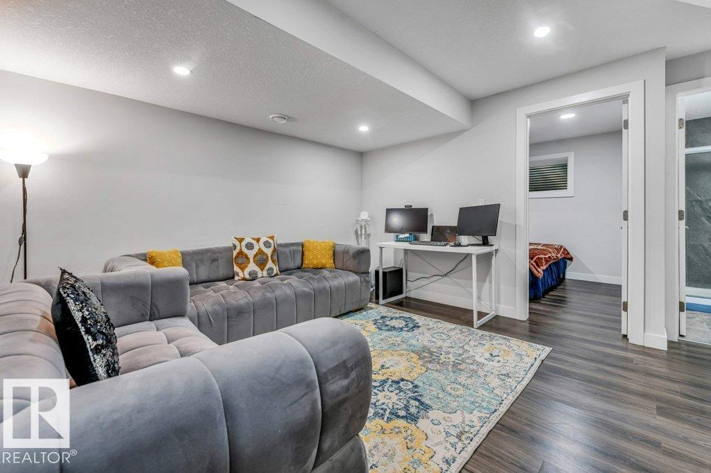 9445 Colak Ln SW, Edmonton, Alberta  T6W 5G7 - Photo 13 - E4501795