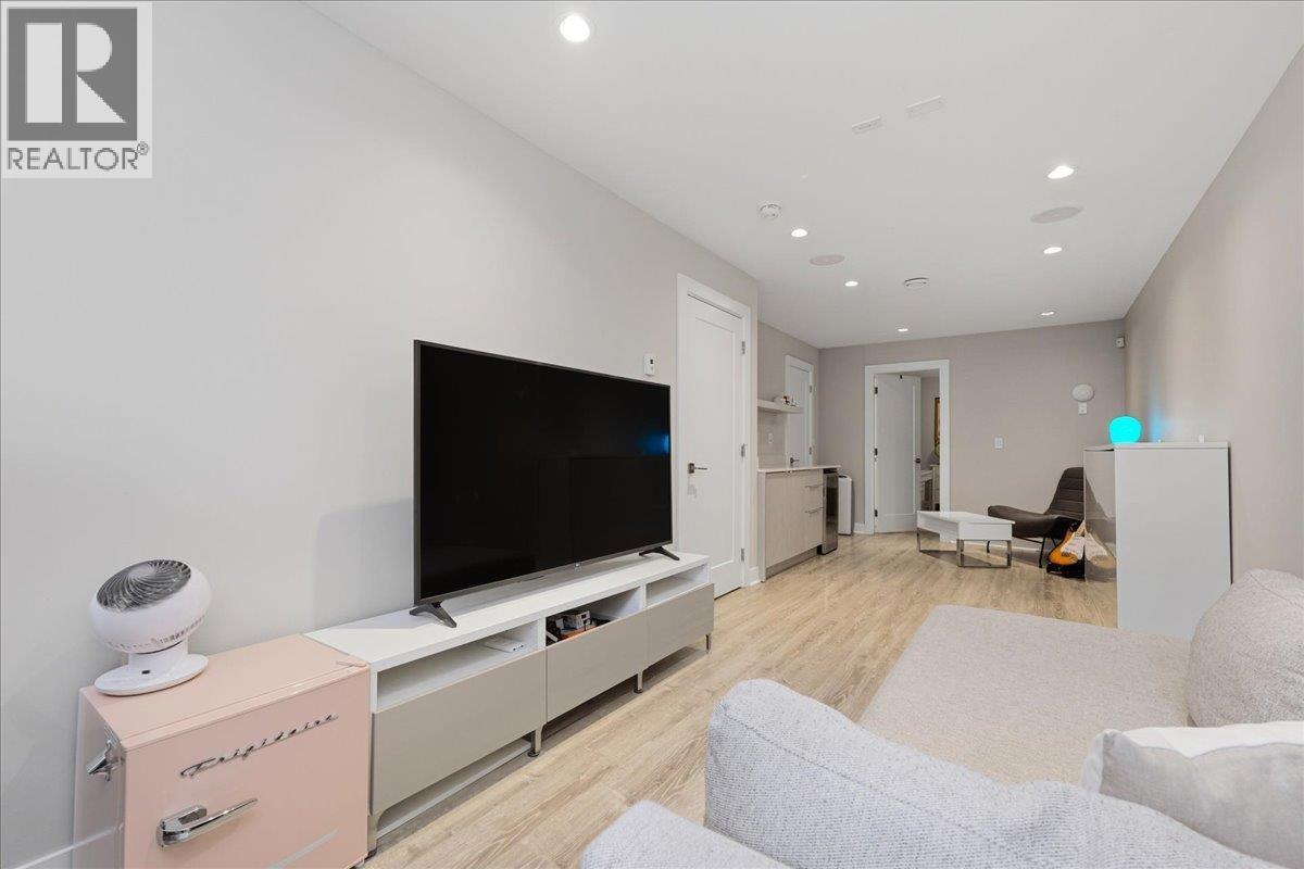 210 W 5th Street, North Vancouver, British Columbia V7M 1K1 - Photo 24 - R3107730
