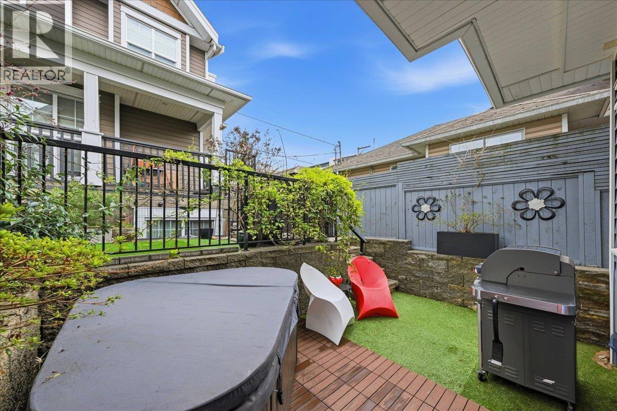 210 W 5th Street, North Vancouver, British Columbia V7M 1K1 - Photo 8 - R3107730