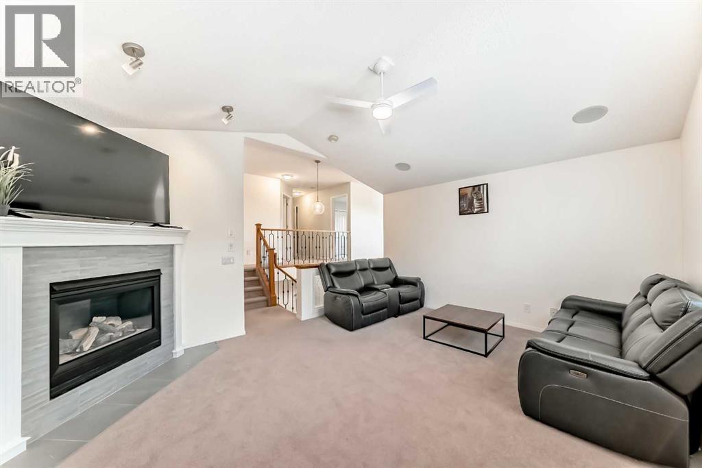 82 Mt Gibraltar Heights SE, Calgary, Alberta  T2Z 3R3 - Photo 6 - A2329018