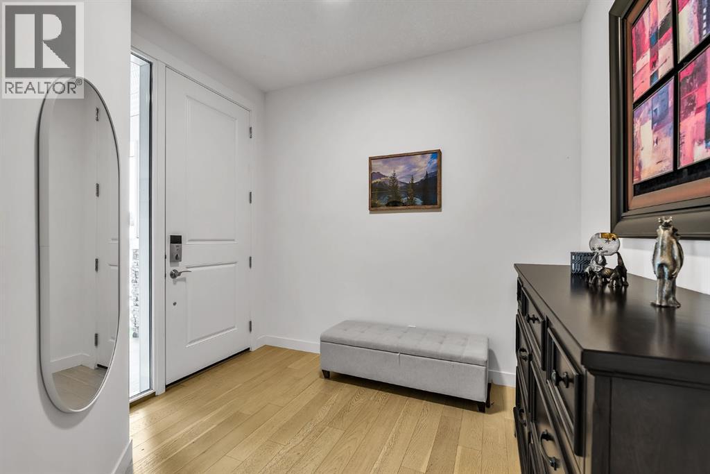 406 Rowley Way NW, Calgary, Alberta  T3L 0G5 - Photo 2 - A2332432