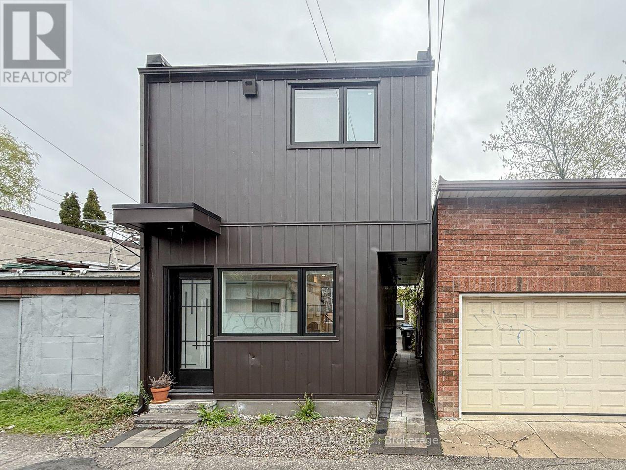 LANEWAY - 598 CRAWFORD STREET, Toronto, Ontario