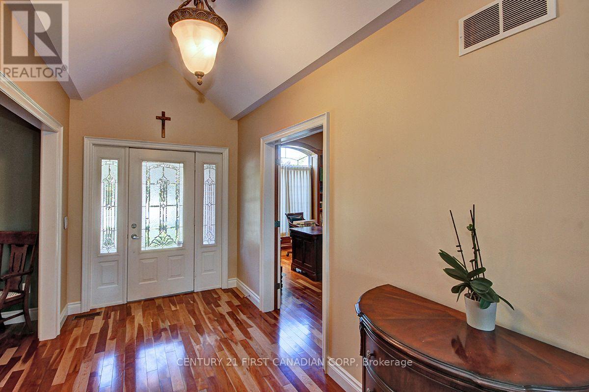 581 Plane Tree Drive, London North, Ontario  N6G 5M7 - Photo 5 - X13629280