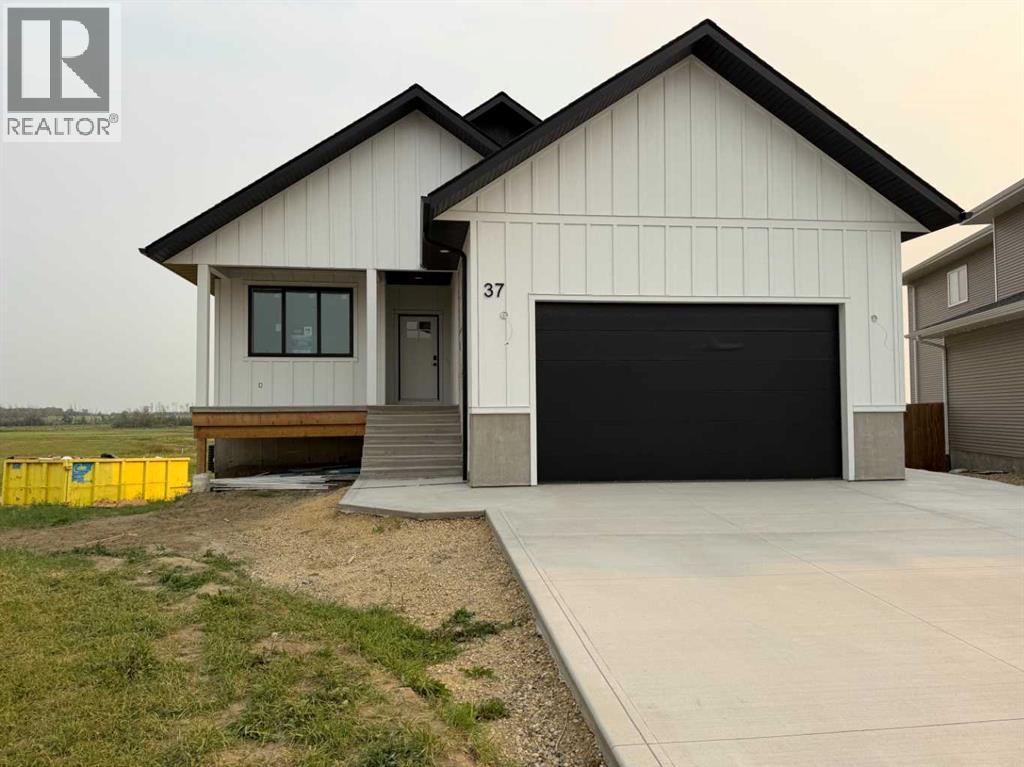 37 Maclean Close, Blackfalds, Alberta