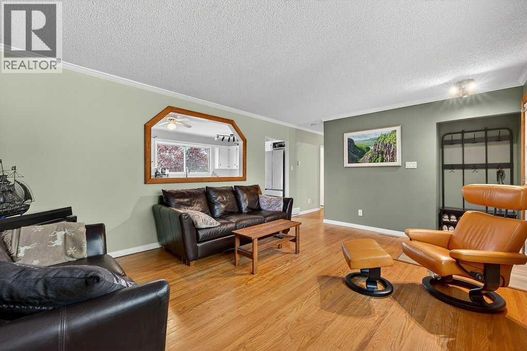 1632 Robson Crescent SE, Calgary, Alberta  T2A 1Y7 - Photo 5 - A2316092