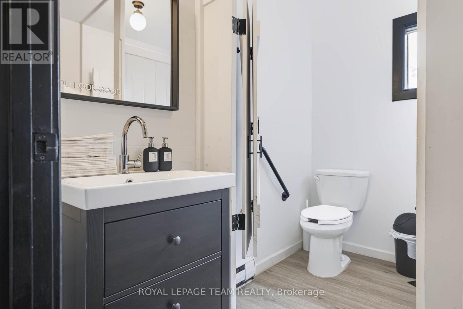 618 St. Lawrence Street, Merrickville-Wolford, Ontario  K0G 1N0 - Photo 37 - X13629350