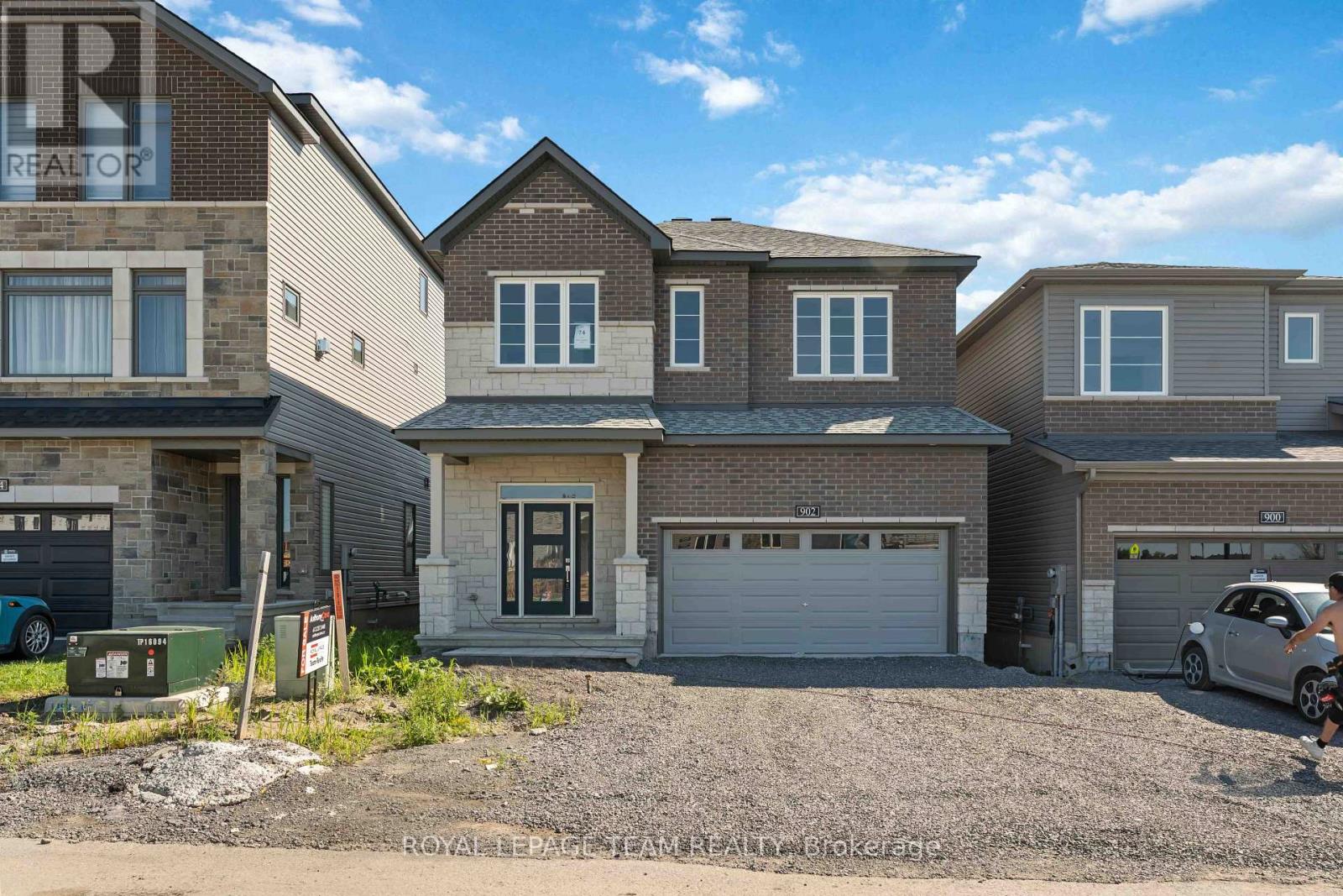 902 LOCOMOTION LANE, Ottawa, Ontario