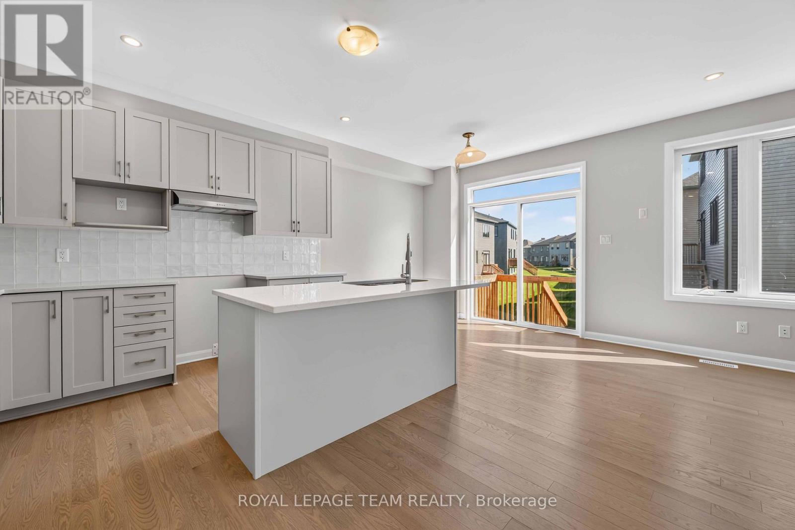 902 Locomotion Lane, Ottawa, Ontario  K2V 0V1 - Photo 7 - X12421933